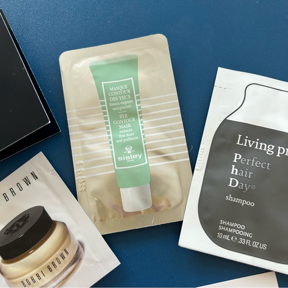 New! 9 Piece Beauty Sample Set - Picture 4 of 8